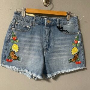NWT Banjara Super High Rise Relaxed Fit Embroidered Denim Shorts. Size 5/26
